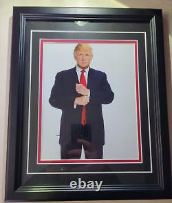 45TH PRESIDENT DONALD TRUMP HAND SIGNED / AUTOGRAPHED PHOTO FRAMED withCOA