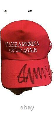 45th president donald trump signed Auto maga red hat beckett coa
