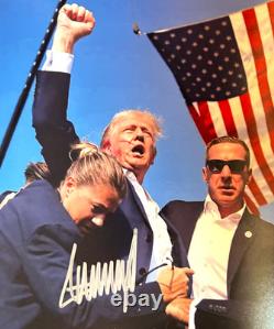AMAZING! Signed 8x10 inch PRESIDENT DONALD TRUMP Authentic Autograph withCOA