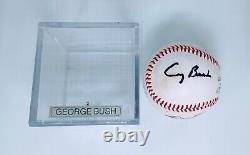 AUTHENTIC AUTOGRAPHED GEORGE H. W. BUSH DONALD TRUMP STOTE Baseball US PRESIDENT