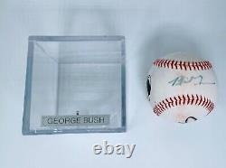 AUTHENTIC AUTOGRAPHED GEORGE H. W. BUSH DONALD TRUMP STOTE Baseball US PRESIDENT