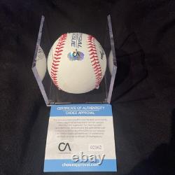 DONALD TRUMP AUTO Super Rare Trump LAST NAME ONLYCOA by CAUltra Pro Case WithBox