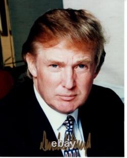 DONALD TRUMP signed autographed 8x10 photo