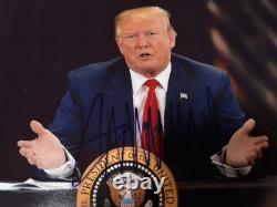 Donal Trump 8 X 10 Autographed Photo PAAS Authenticity
