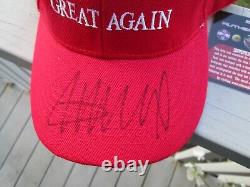 Donald TRUMP Signed MAGA Red Cap NEW with COA