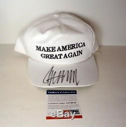 Donald Trump President Autographed Make America Great Again Hat Psa/dna Coa