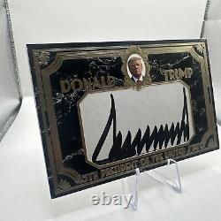 Donald Trump Signed 45th President of the US Custom Trading Card JSA YY95683