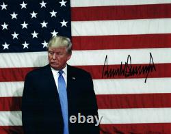 Donald Trump Signed 8x10 Photo Picture with COA great looking autographed Pic
