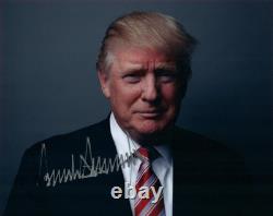 Donald Trump Signed 8x10 Photo Picture with COA great looking autographed Pic