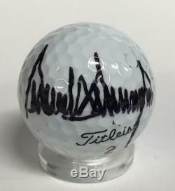 Donald Trump Signed Golf Ball, 45th President. PSA Auto Near Mint Mint 8