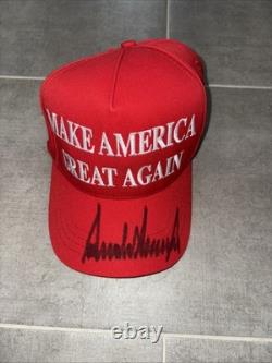 Donald Trump Signed MAGA Red Hat JSA COA Make American Great Again