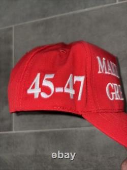 Donald Trump Signed MAGA Red Hat JSA COA Make American Great Again