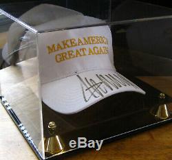 Donald Trump Signed Make America Great Again Maga Hat, Beckett Certified In Case