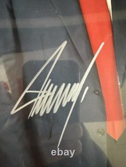 Donald Trump USA President Signed 8 x 10 Photo With COA Seal 22J07381