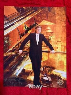 Donald Trump hand signed 8.5x11 picture complete signature autographed Photo COA