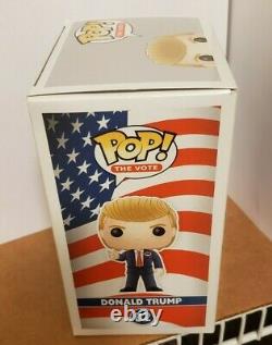 Funko pop! Vinyl Donald Trump #02 Road to the White House. Hand Autographed