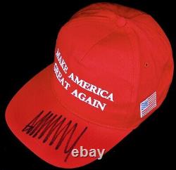 MINT Donald Trump Signed Autographed MAGA Make America Great Again Hat PSA/DNA