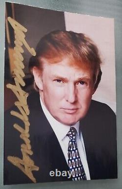 PRESIDENT Donald Trump RARE? GOLD INK? SINGED AUTOGRAPHED SMALL PHOTO 2x 3