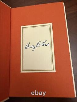 PRESIDENT FLOTUS SIGNED JOHNSON FORD TRUMP OBAMA CLINTON REAGAN CARTER BUSH 9x