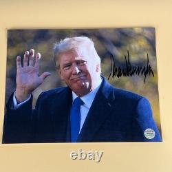 President Donald J Trump Autographed 8.5x11 Photo Signed COA Hologram