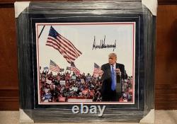 President Donald Trump Signed Autographed Framed 20x24 Photo Beckett Letter BOLD