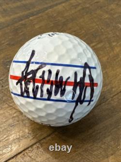 45e/47e Président Donald Trump Balle de Golf Signée Autographiée USA COA MAGA