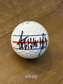 45e/47e Président Donald Trump Balle de Golf Signée Autographiée USA COA MAGA