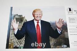 45e Président Donald J. Trump Signé 11x14 Photo Beckett Coa Make Amérique Grand