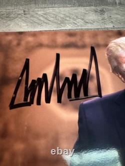 Affiche 11x17 signée par le Président Donald J. Trump avec deux certificats d'authenticité Président Trump