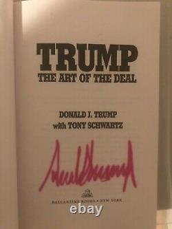 Art Of The Deal Autographied Paperback Hand Signé Par Le Président Donald Trump