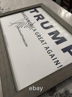 Autographe de Donald Trump 13x19 panneau de campagne MAGA encadré rustique