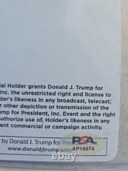 Badge de bénévole signé par Eric Trump Trump Pence 2020 PSA COA
