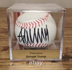 Balle de baseball Rawlings OLB3 signée par le Président Donald Trump, authentifiée par GAA