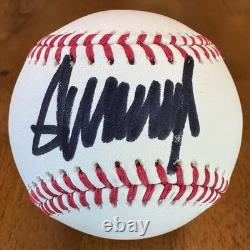 Balle de baseball de la Major League signée par le Président Donald Trump PSA LOA