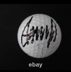 Balle de golf autographiée par Donald Trump