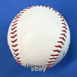 Baseball autographed par le président Donald J Trump avec hologramme et certificat d'authenticité.