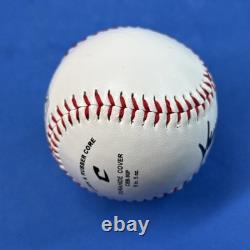 Baseball autographed par le président Donald J Trump avec hologramme et certificat d'authenticité.