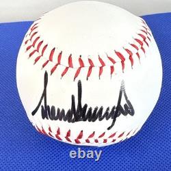 Baseball signé à la main par le Président Donald Trump, certificat d'authenticité hologramme