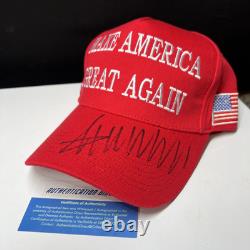 CASQUETTE MAGA SIGNÉE À LA MAIN PAR DONALD TRUMP 45-47 Président Rendre l'Amérique Grande HOLO COA