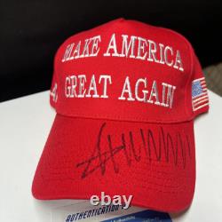 CASQUETTE MAGA SIGNÉE À LA MAIN PAR DONALD TRUMP 45-47 Président Rendre l'Amérique Grande HOLO COA