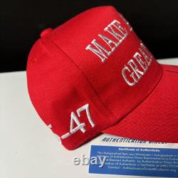 CASQUETTE MAGA SIGNÉE À LA MAIN PAR DONALD TRUMP 45-47 Président Rendre l'Amérique Grande HOLO COA