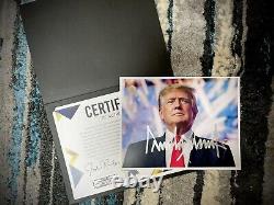 COA Donald Trump Autographed Signed PHOTO MAGA Display 45 Président Hat NICE<br/> <br/>

Translation in French:<br/>COA Donald Trump Photo signée Autographiée MAGA Président 45 Affichage Chapeau NICE