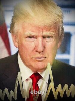 COA Donald Trump Photo MAGA dédicacée signée Affichage 45 Président Casquette NICE