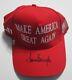 Casquette Maga Rouge Officielle Autographiée Par Le Président Donald Trump Avec Signature ComplÈte Et Certificat D'authenticité