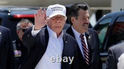 Casquette MAGA blanche signée et autographiée par le président Donald Trump en 2020 avec PSA et JSA
