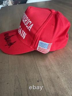 Casquette MAGA signée/autographiée par le président Donald Trump avec certificat d'authenticité