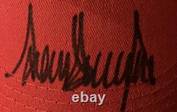 Casquette MAGA signée par Donald Trump avec certificat d'authenticité