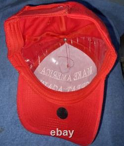 Casquette MAGA signée par le Président Donald Trump avec certificat d'authenticité 45-47 EN BON ÉTAT
