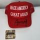 Casquette Maga Sign&eacute;e Par Le Pr&eacute;sident Donald Trump Avec Drapeau 45-47 Autographe Coa Hologramme