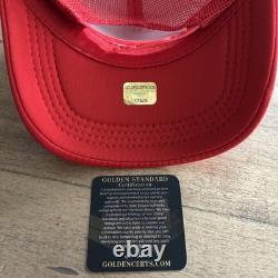 Casquette de camionneur rouge MAGA signée et autographiée par Donald J. Trump avec certificat d'authenticité Président USA